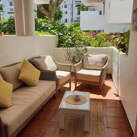 Beachside Apartment Costalita Sol - Huge Terrace & Pool Apartment Estepona